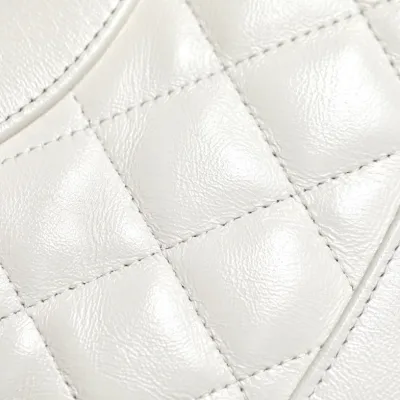 Chanel Quilted Lambskin Leather White / Pink Crossbody Bags
