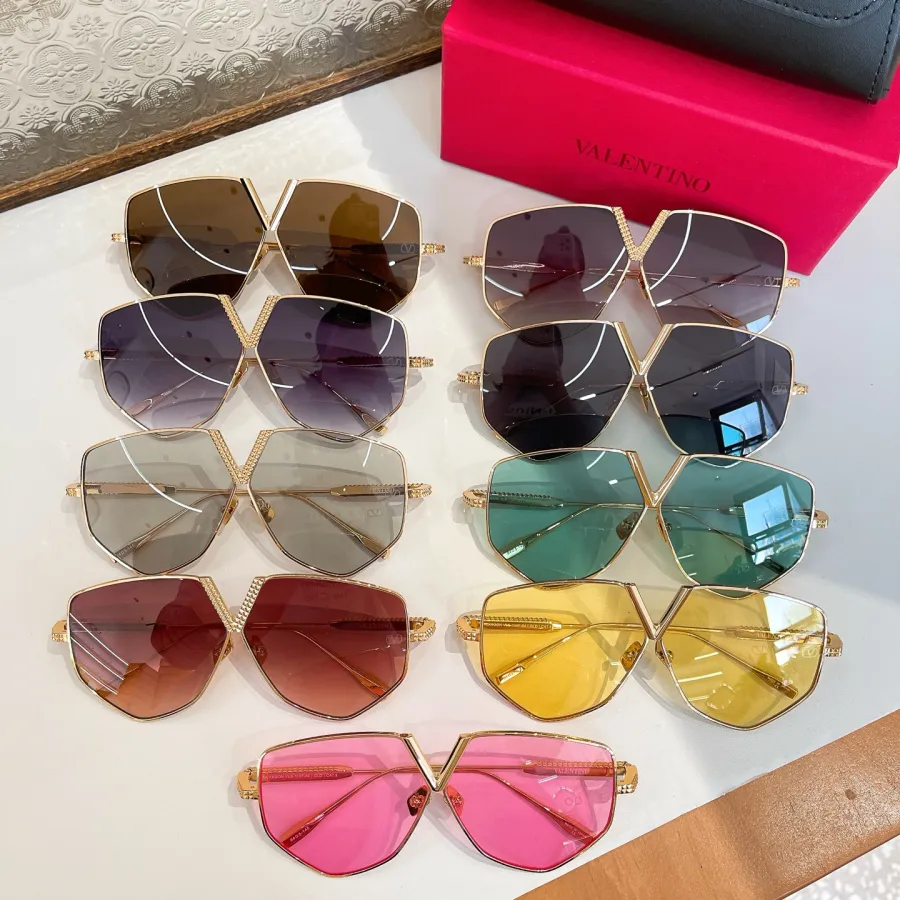 Valentino glasses yellow/rust/pink/green/eggplant/brown/black/grey/purple color Size 64口5-145