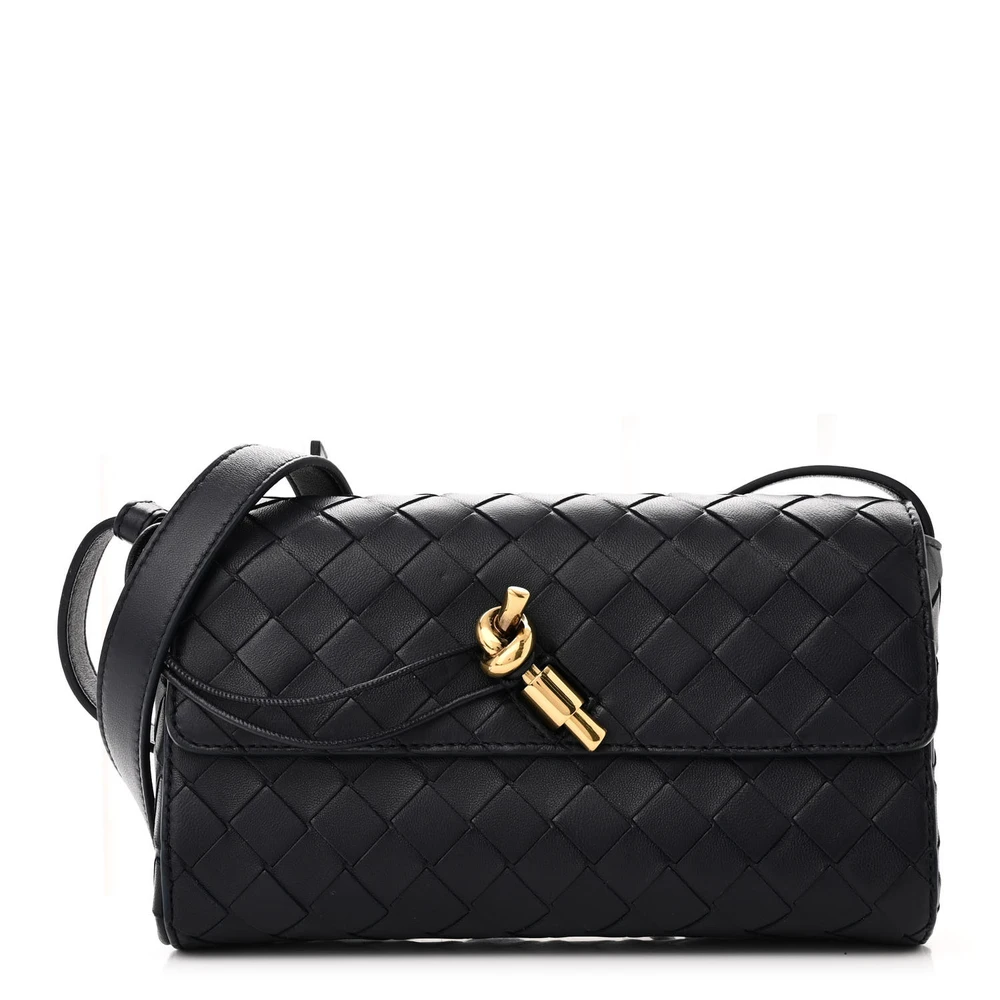 Bottega Veneta Bolsa de Ombro Média Intrecciato Andiamo em Couro Nappa Space com Hardware Dourado