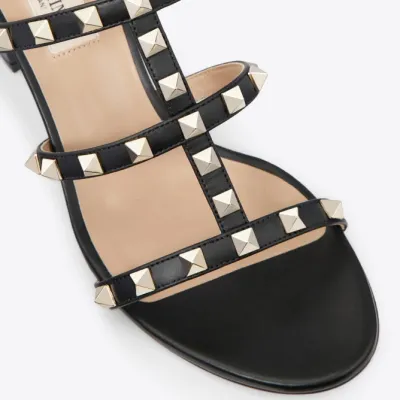 VALENTINO Black calfskin rivet heel sandals (heel height 6cm)