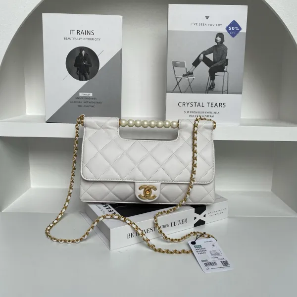Chanel Pearl Handle handbag White/black crossbody bag - Image 2