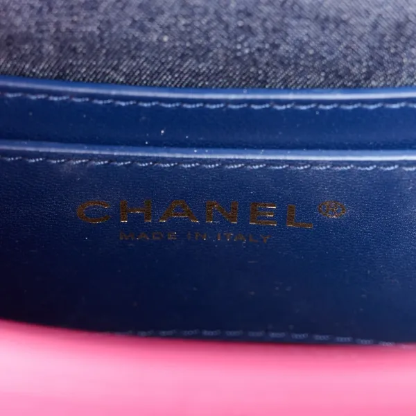 Chanel Elegant Chain Vanity Case Small Dark Pink Quilted Lambskin Leather & Resin Aged Gold Hardware - Image 8
