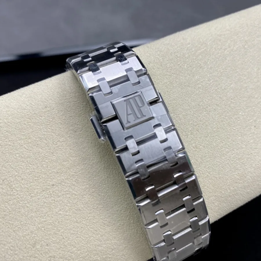 AUDEMARS PIGUET-ROYAL OAK-ref.15500ST.OO.1220ST.04-41mm