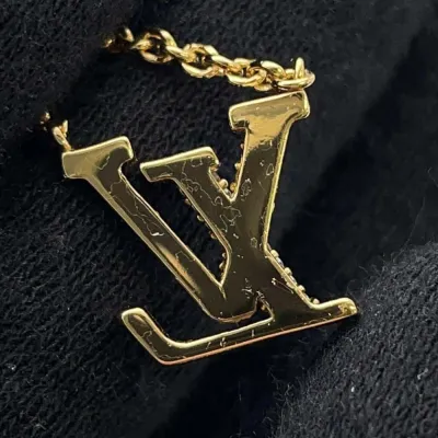 LOUIS VUITTON Collier LV Iconic
