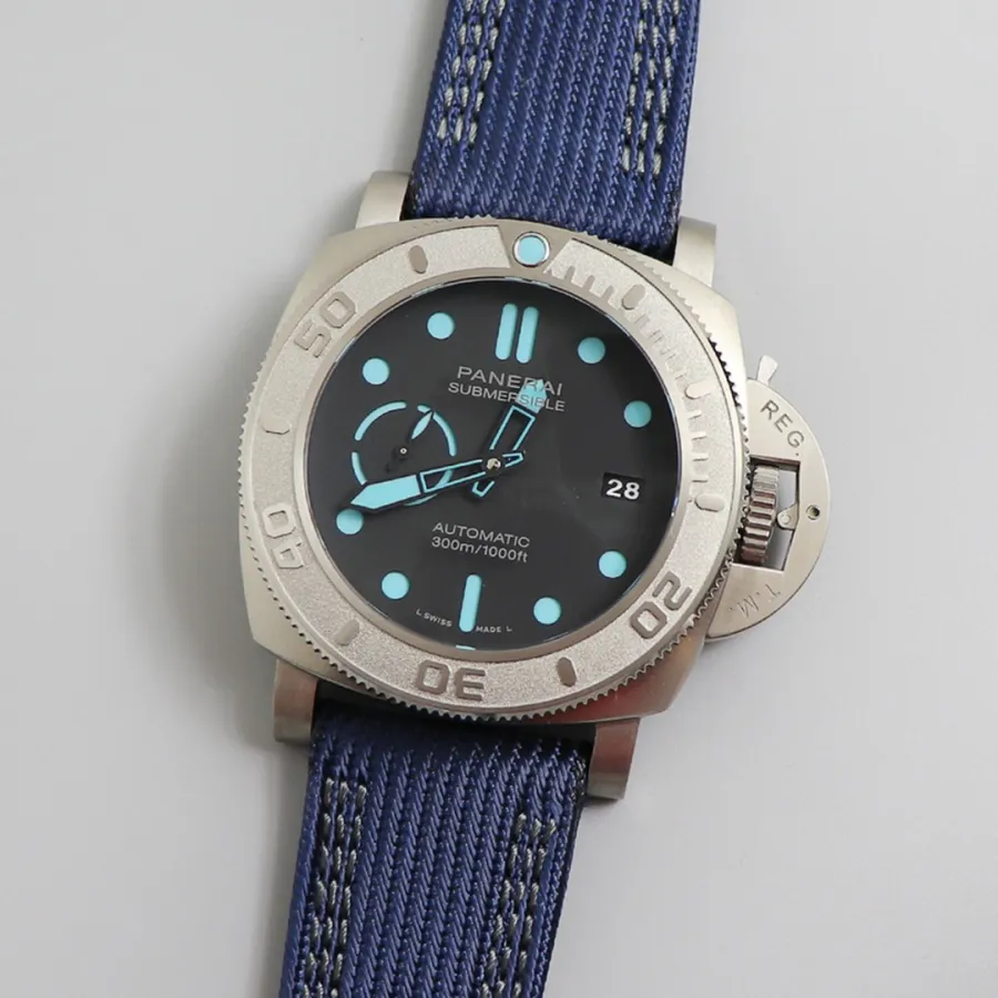 PANERAI-SUBMERSIBLE-PAM00985-47MM-Mike Horn Signature Limited Edition-3