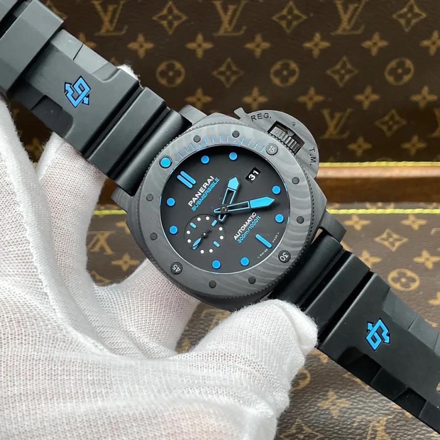 PANERAI-SUBMERSIBLE-PAM01616-47MM-Carbon Fibe