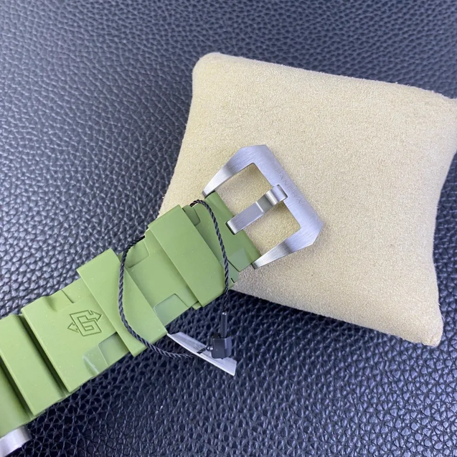 PANERAI-SUBMERSIBLE-PAM01226-44MM