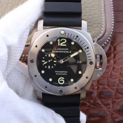 PANERAI-SUBMERSIBLE-PAM00571-47MM