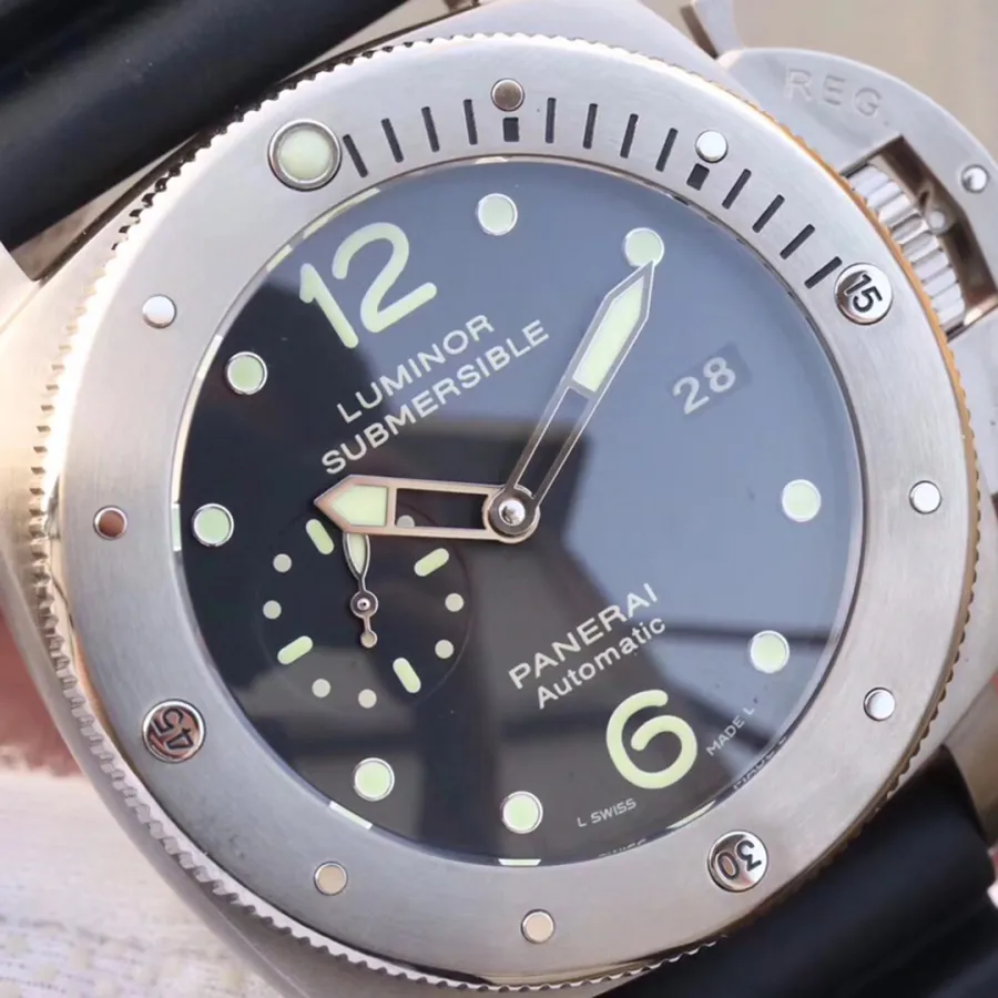 PANERAI-SUBMERSIBLE-PAM00571-47MM