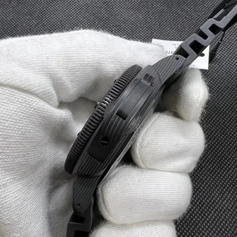 PANERAI-SUBMERSIBLE-PAM00979-47MM