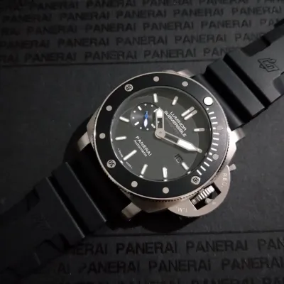 PANERAI-SUBMERSIBLE-PAM01389-47MM