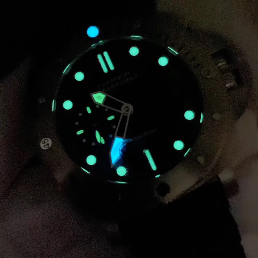 PANERAI-SUBMERSIBLE-PAM00692-47MM