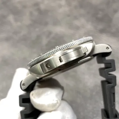 PANERAI-SUBMERSIBLE-PAM00692-47MM