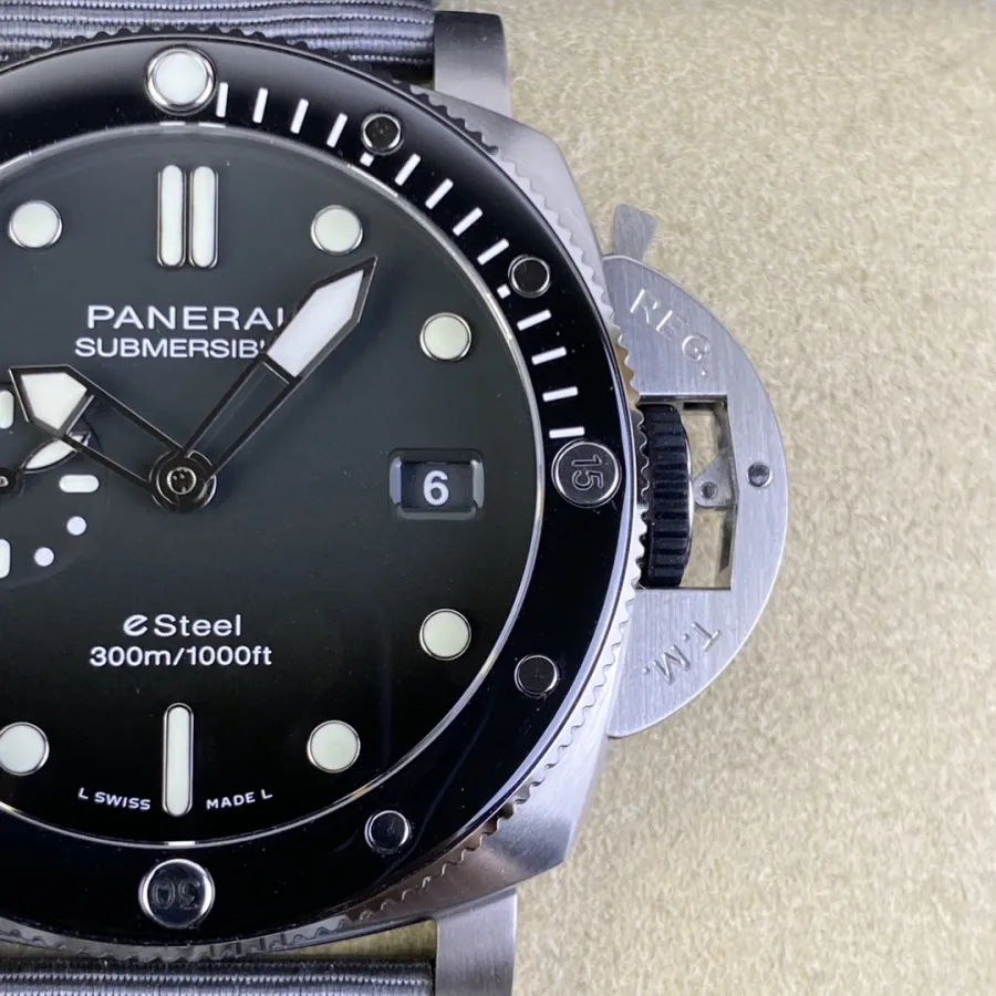 PANERAI-SUBMERSIBLE-PAM01288-44mm