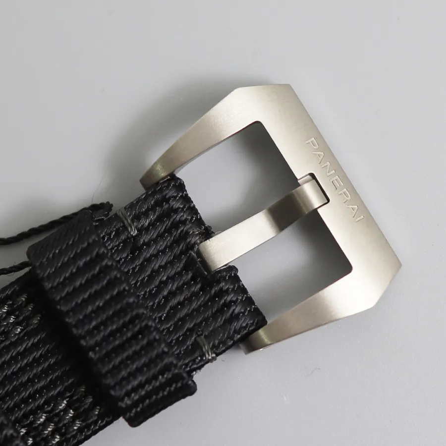 PANERAI-SUBMERSIBLE-PAM00984-47MM-Titanium