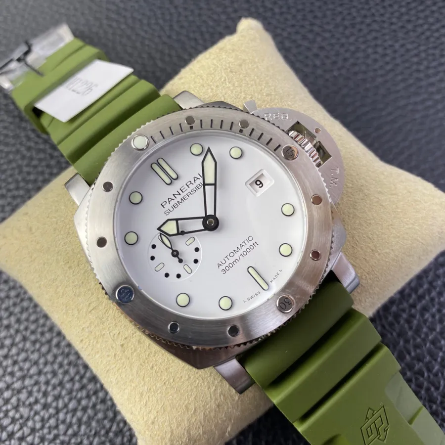 PANERAI-SUBMERSIBLE-PAM01226-44MM