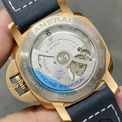 PANERAI-SUBMERSIBLE-PAM01074-42MM