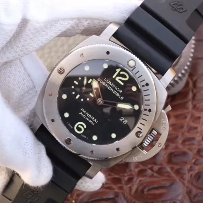 PANERAI-SUBMERSIBLE-PAM00571-47MM
