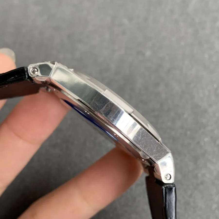 VACHERON CONSTANTIN-OVERSEAS-47040B01A-9093-41mm