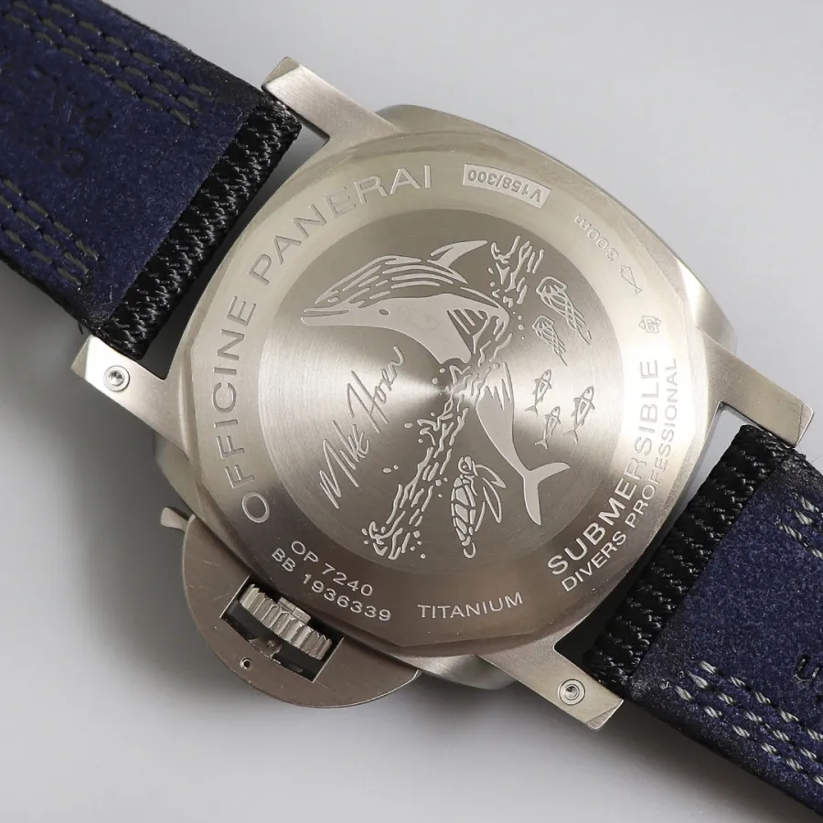 PANERAI-SUBMERSIBLE-PAM00984-47MM-Titanium
