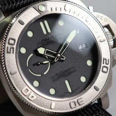PANERAI-SUBMERSIBLE-PAM00984-47MM-Titanium
