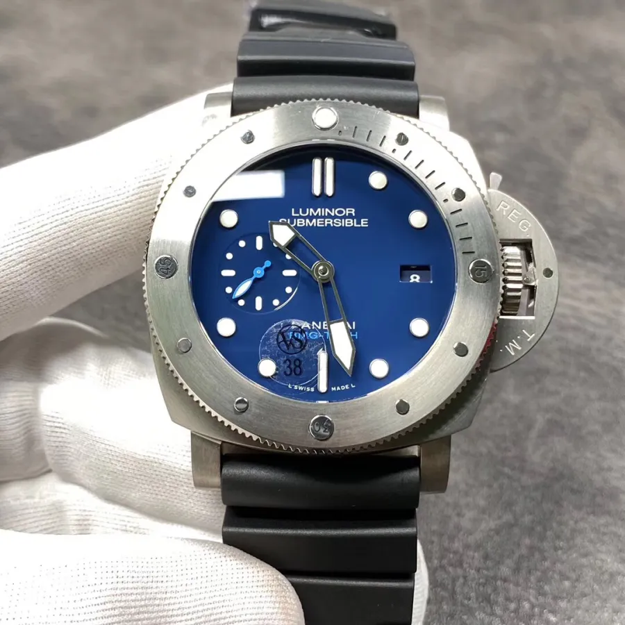 PANERAI-SUBMERSIBLE-PAM00692-47MM