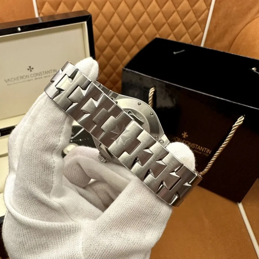 VACHERON CONSTANTIN-OVERSEAS-47040B01A-9094-41mm