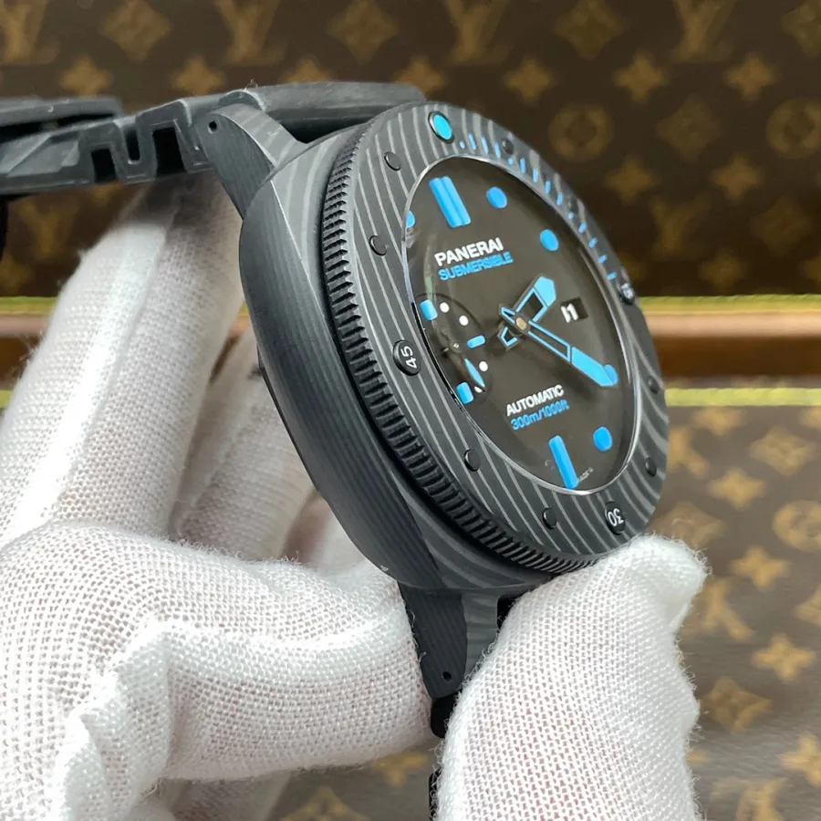 PANERAI-SUBMERSIBLE-PAM01616-47MM-Carbon Fibe