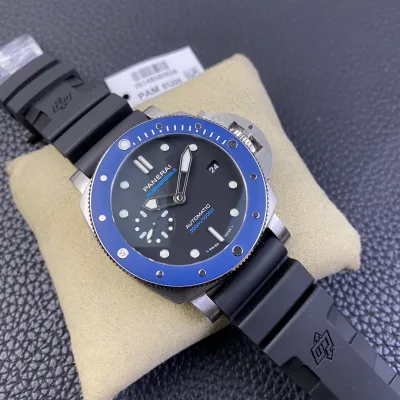 PANERAI-SUBMERSIBLE-PAM01209-42MM