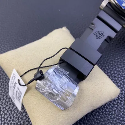 PANERAI-SUBMERSIBLE-PAM01209-42MM