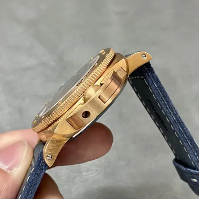 PANERAI-SUBMERSIBLE-PAM01074-42MM