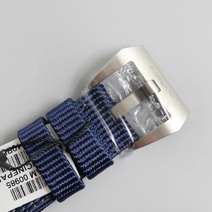 PANERAI-SUBMERSIBLE-PAM00985-47MM-Mike Horn Signature Limited Edition-3