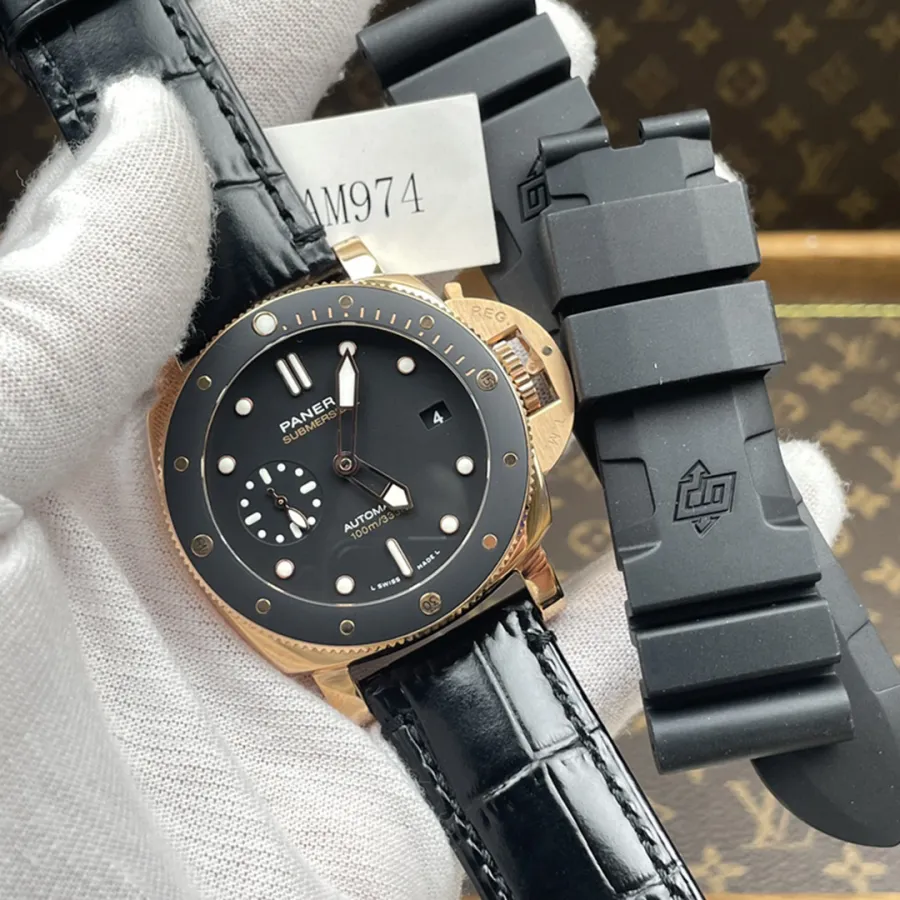 PANERAI-SUBMERSIBLE-PAM00974-42MM