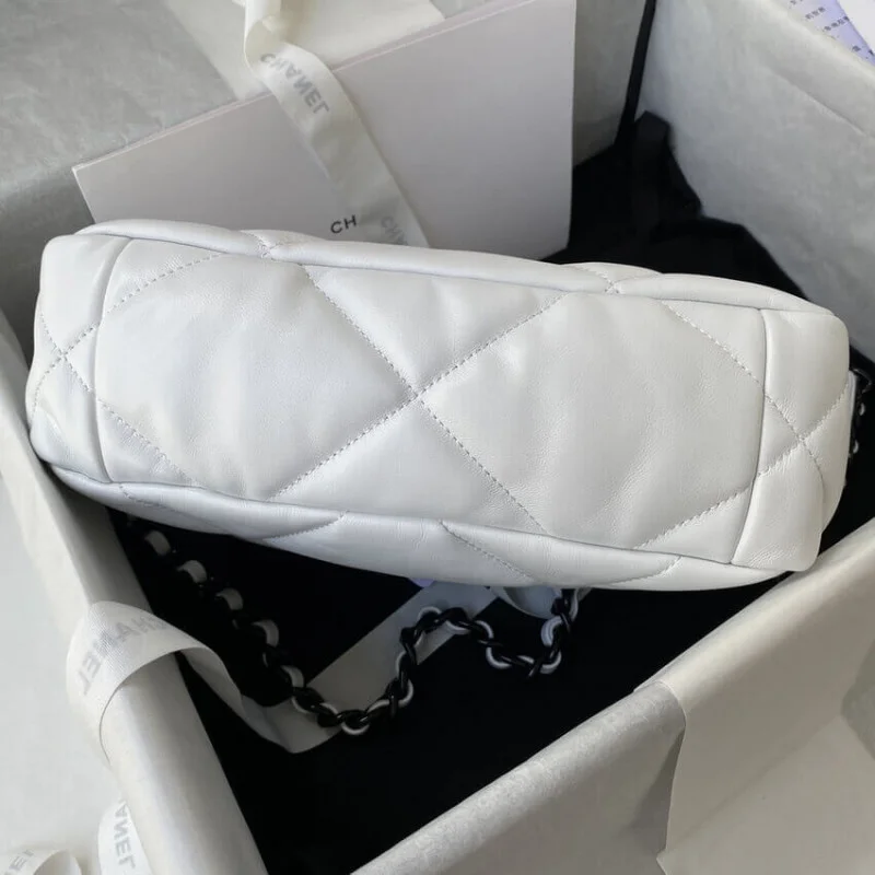 Chanel 19 Flap Bag As1160 B02511