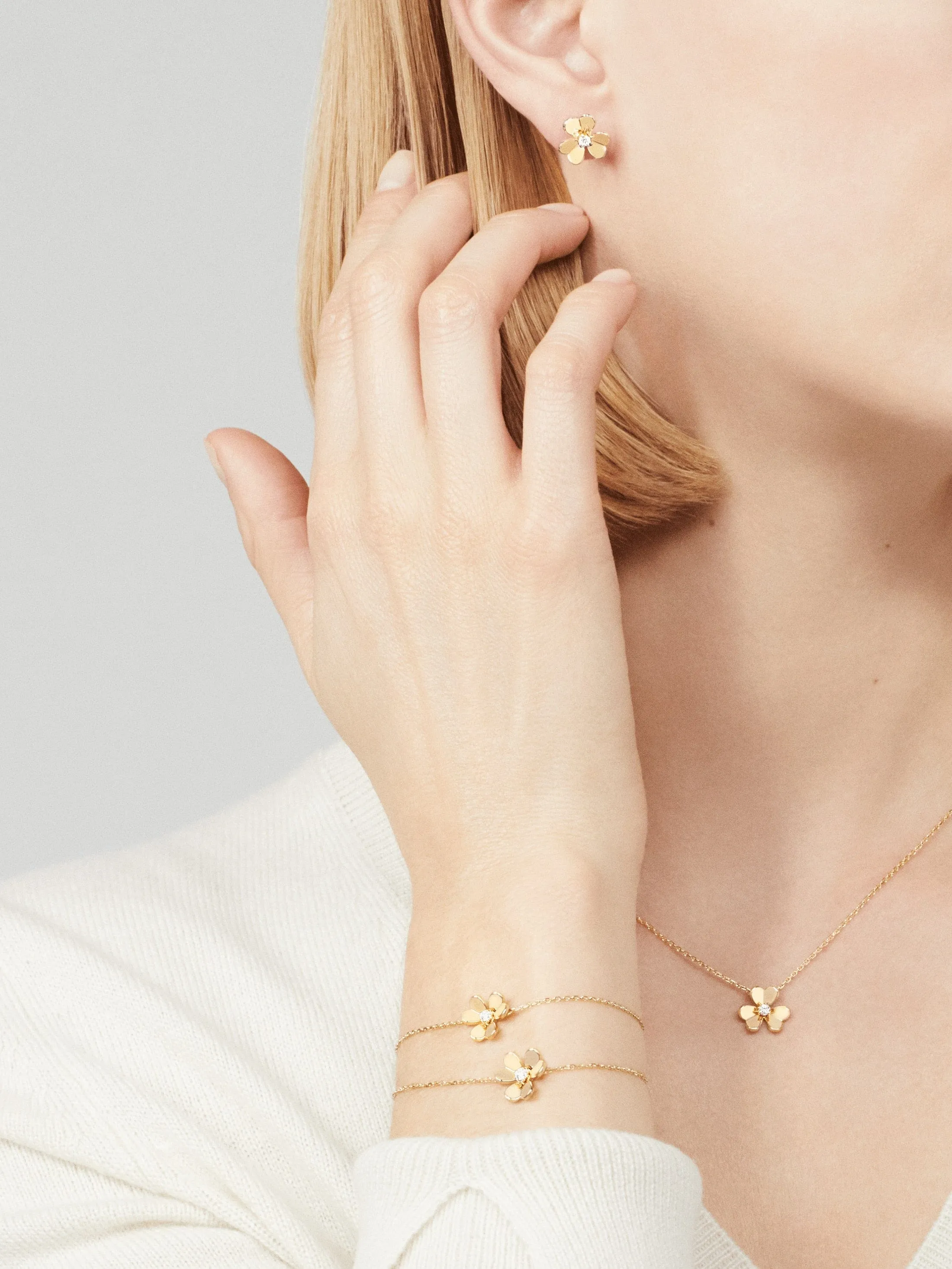 VA Inspired Frivole Pendant Necklace