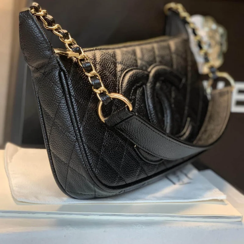 Chanel Grained Leather Hobo Bag B01960