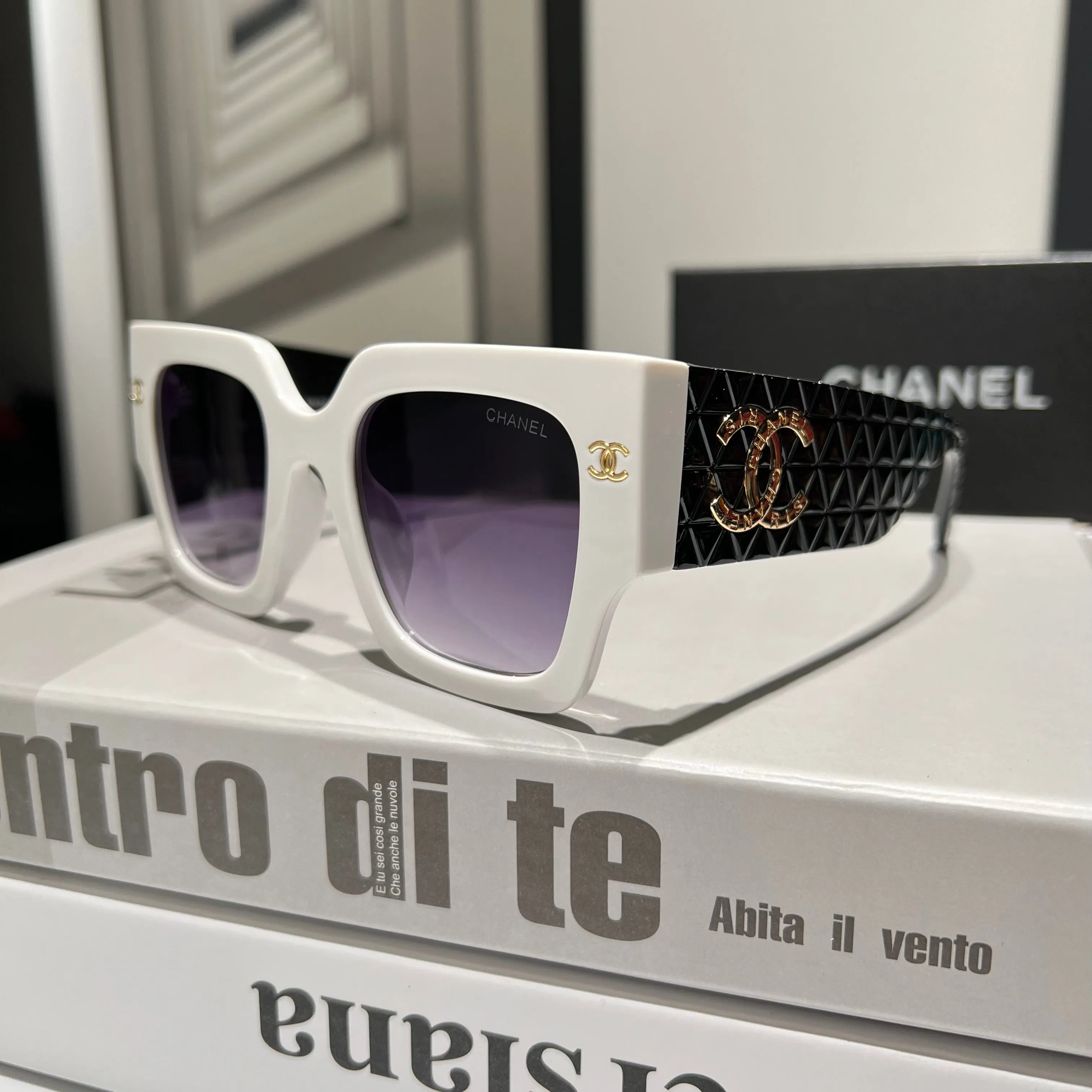 6-color fashionable CC letter sunglasses