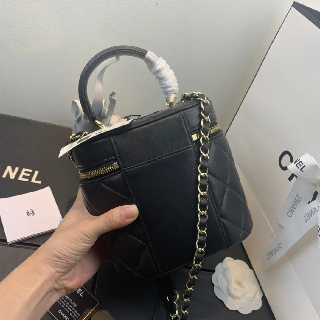Chanel Vanity Case Gold Hardware Black For Women, Women’s Handbags, Shoulder Bags 7.9in/20cm AS2061