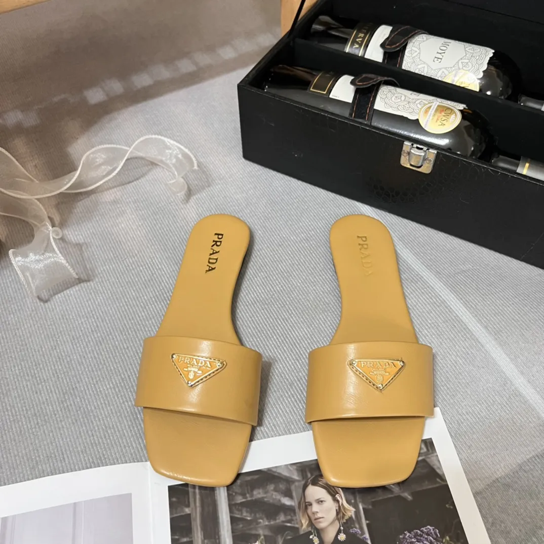 Pra new arrival women slippers