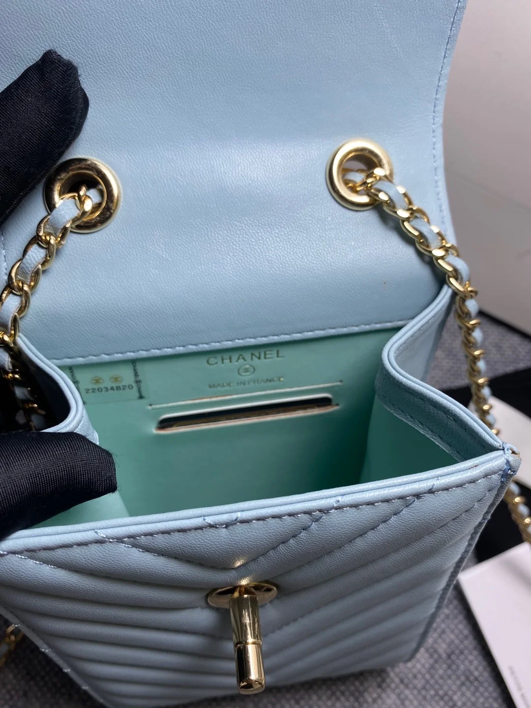 Chanel Chevron Trendy Cc Phone Light Blue Bag For Women 18cm/7in