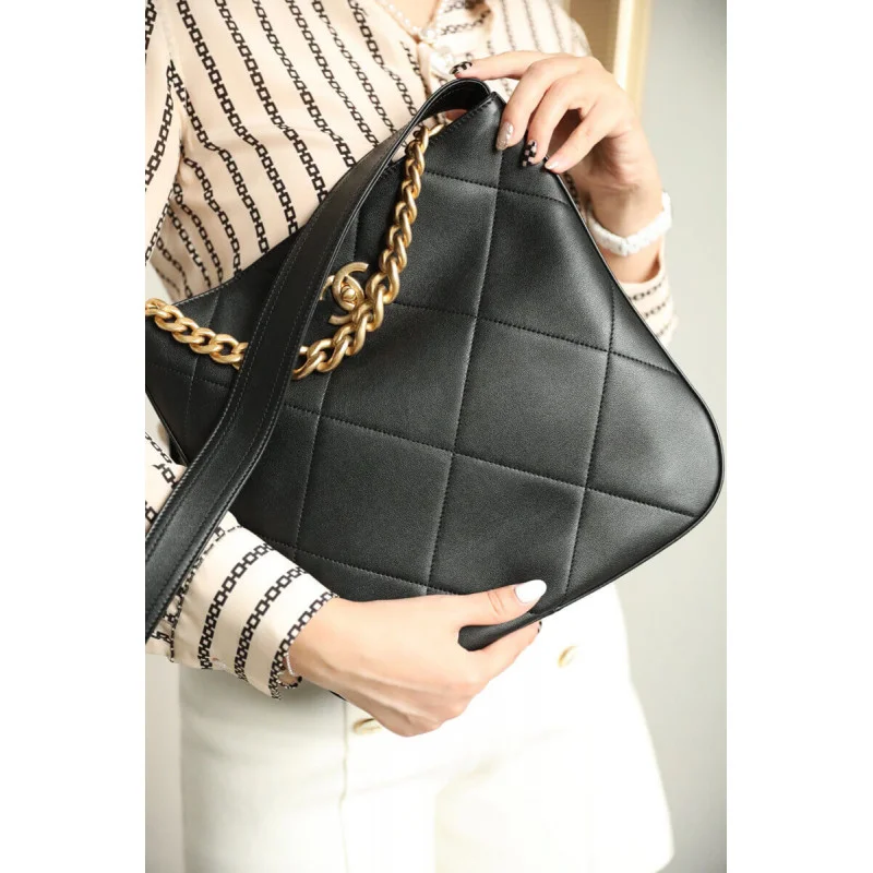 Chanel Hobo Handbag Calfskin Black As2844