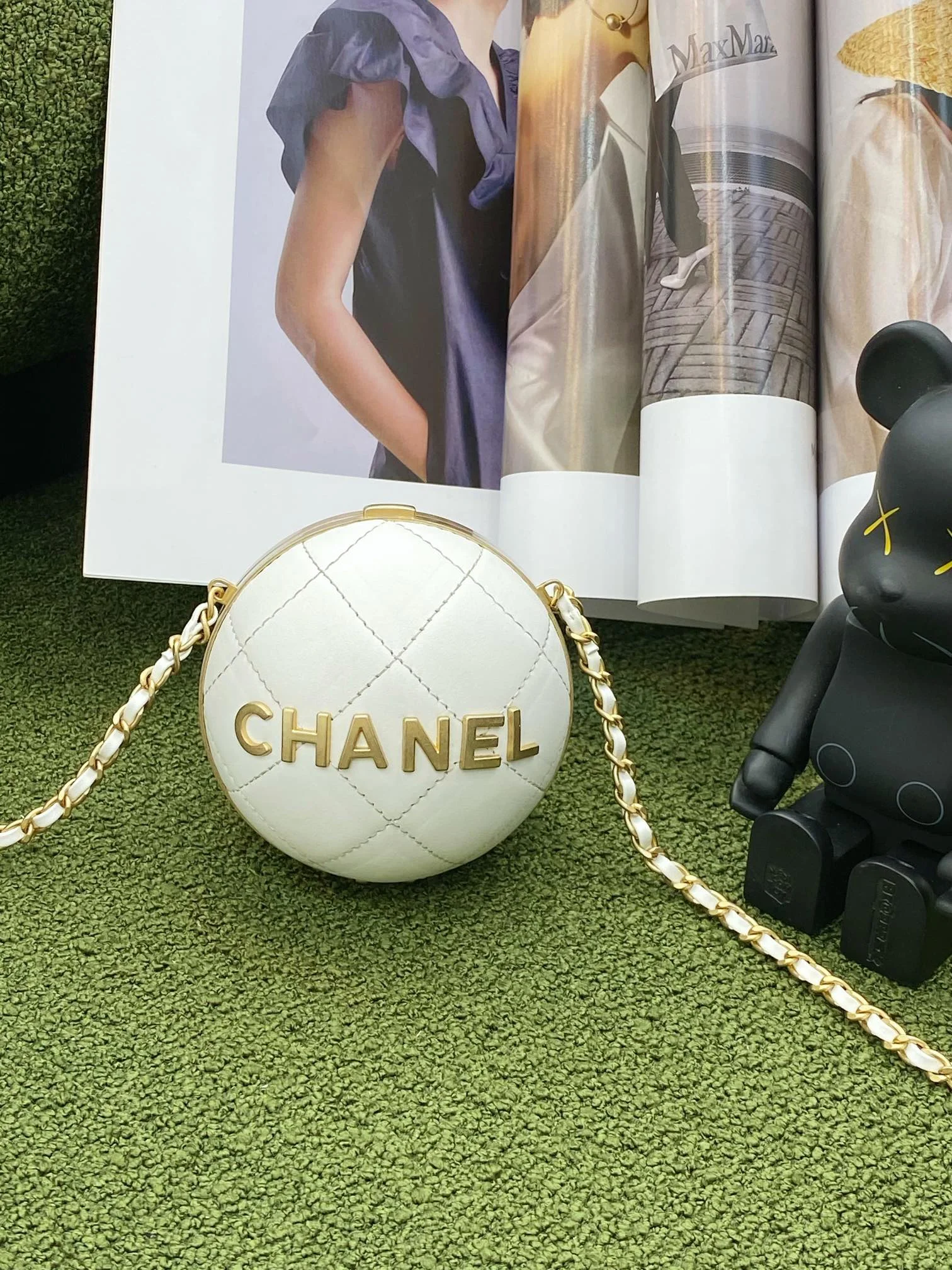 Chanel Ball Bag White and Gold Chain Bag For Women 8cm/3.15in