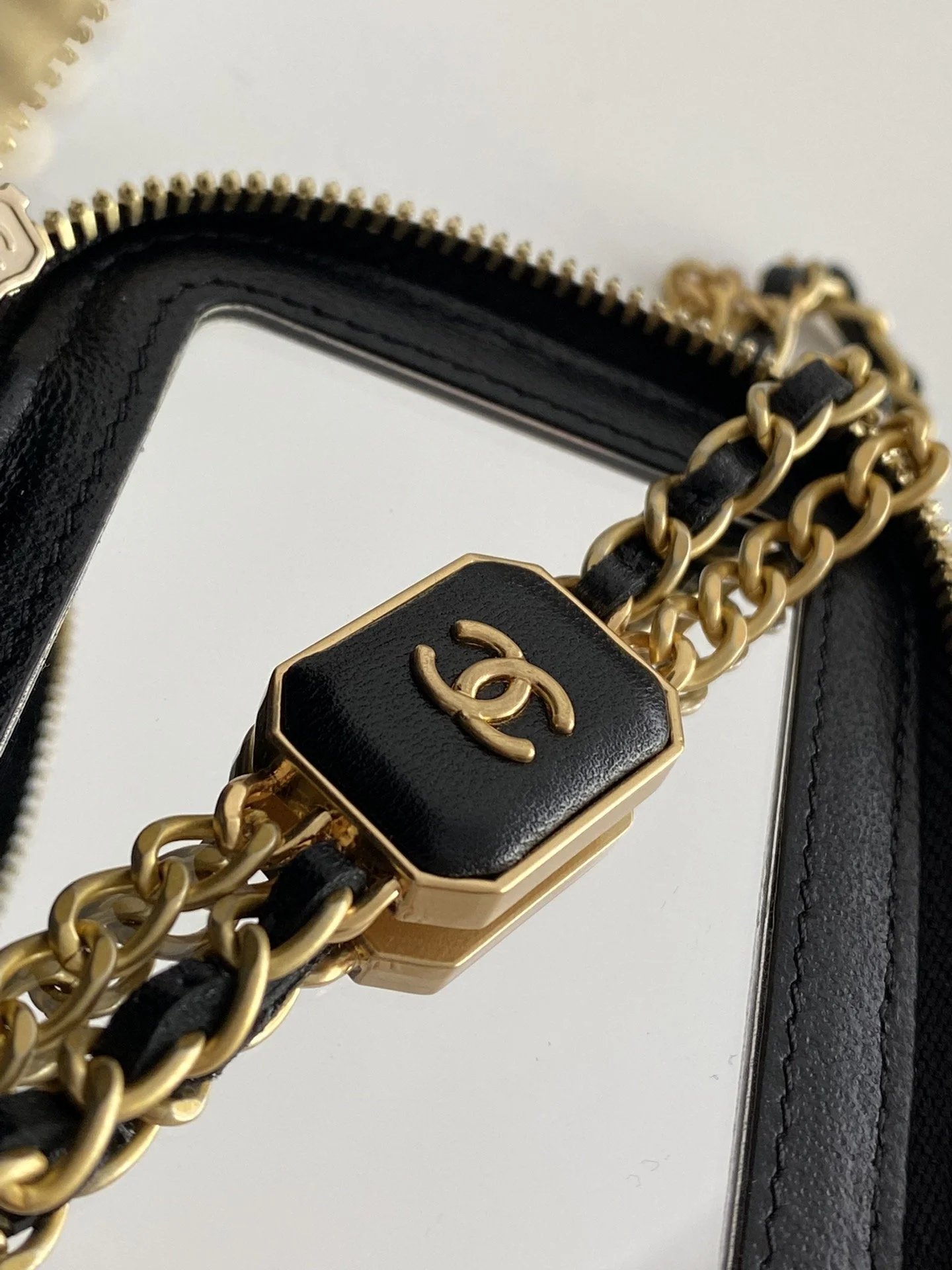 Chanel Small Vanity With Chain Black For Women, Women’s Bags 4.3in/11cm