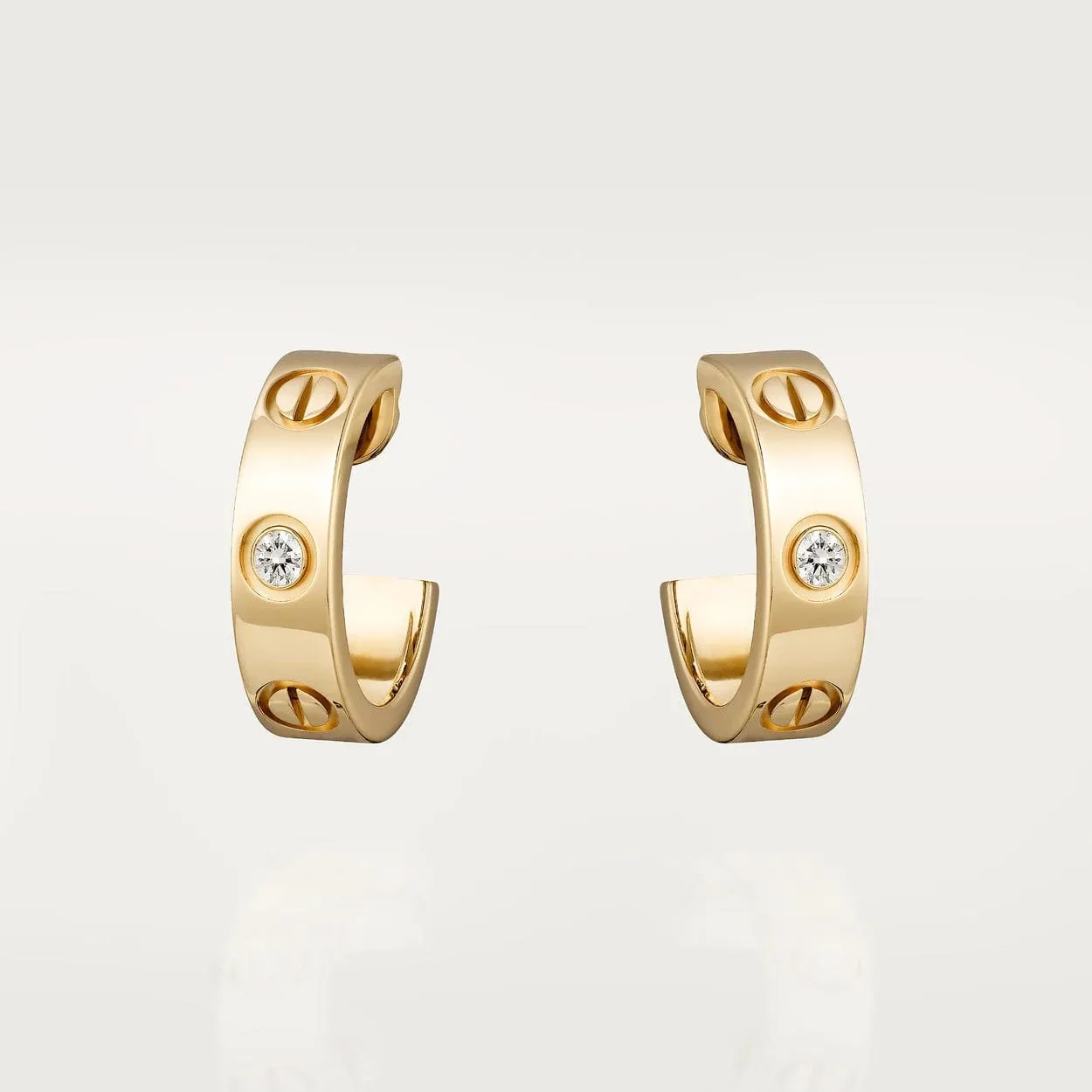 car The London Love Earrings With Diamond