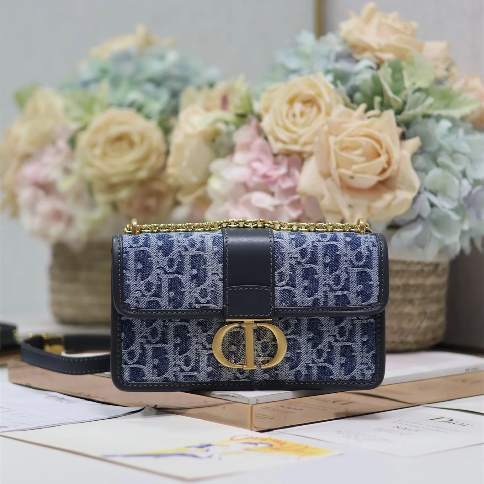 Dior 30 Montaigne East-West Bag with Chain-9334