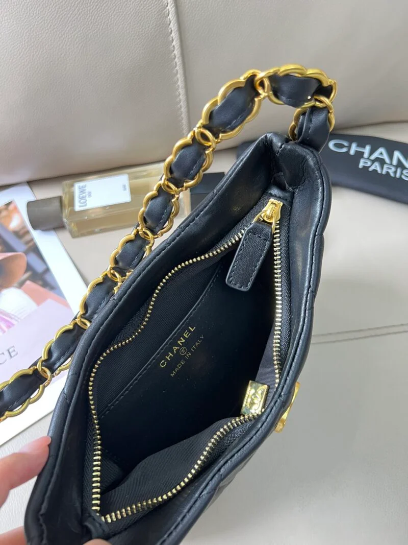 Chanel Hobo HandbagAs3562