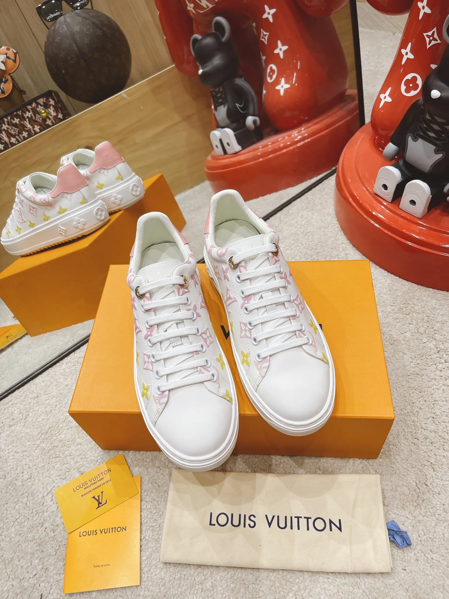 Louis new arrival Time Out pink sneakers