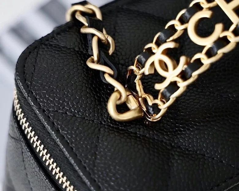 Chanel Small Vanity Case Black For Women 6.7in/17cm AS3171