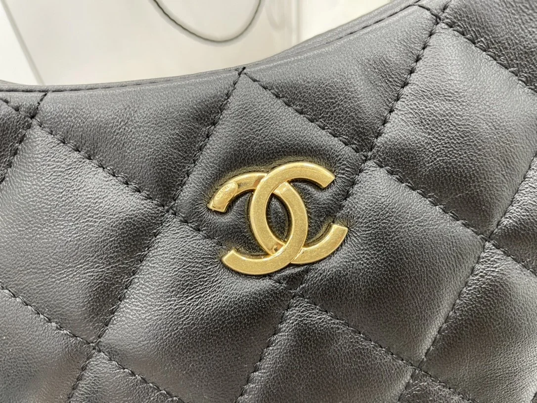 Chanel Hobo Handbag Black For Women, Women’s Bags 9.4in/24cm AS3562 B09178 94305