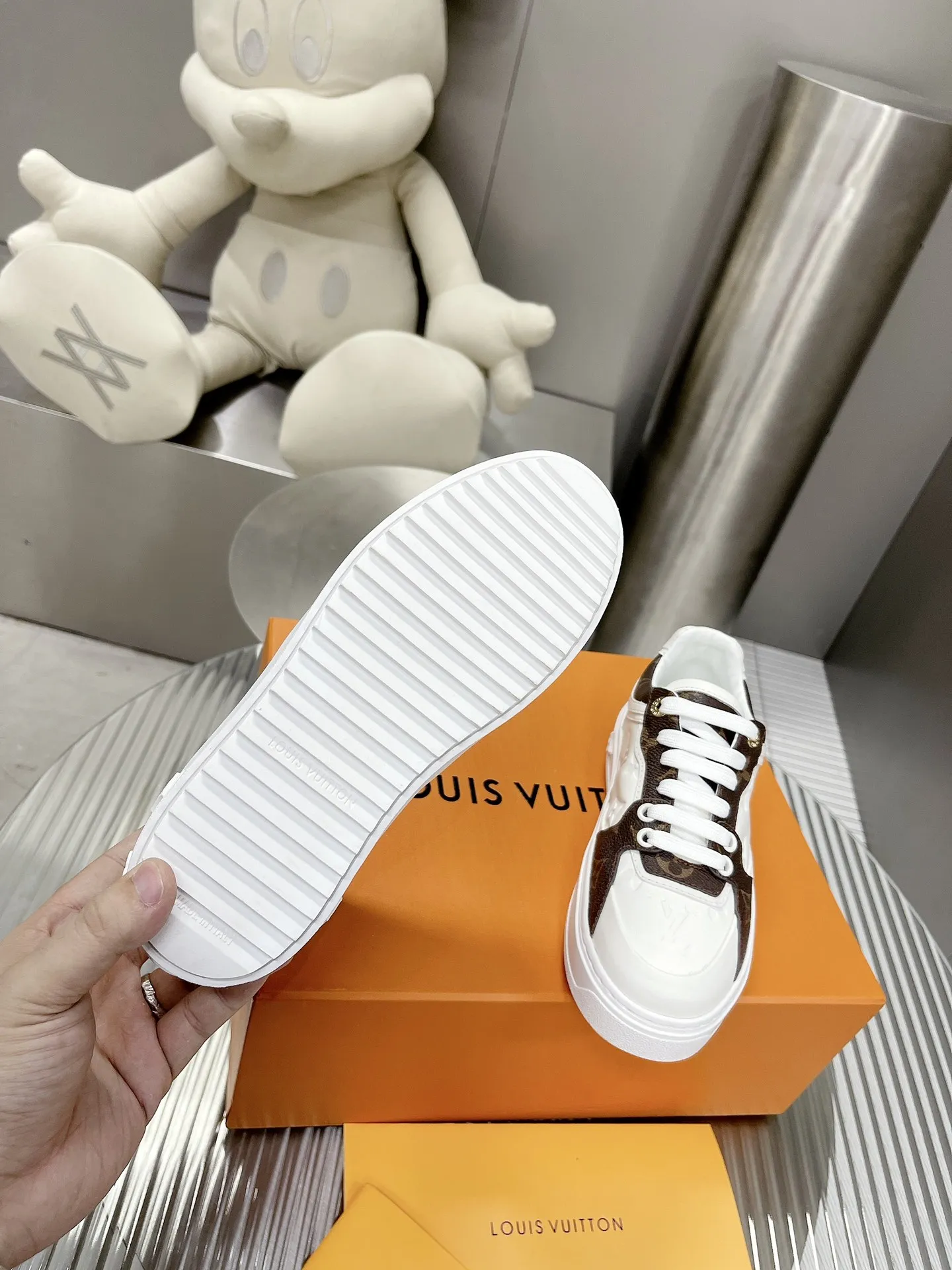 L women Time Out 3D Monogram sneakers